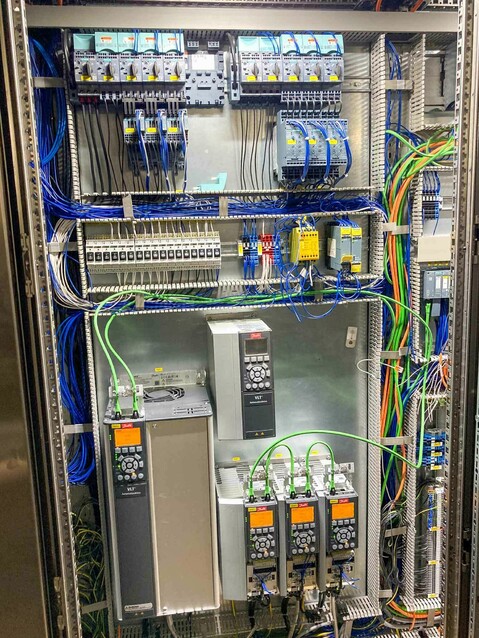 View into the control cabinet at Landskron BRAUMANUFAKTUR